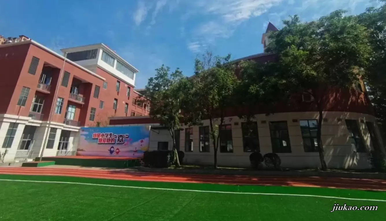 成都市郫都区嘉祥外国语学校3