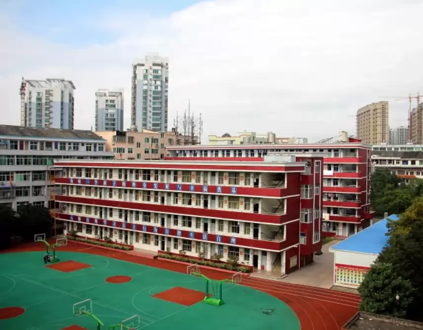 龙港市文汇中学